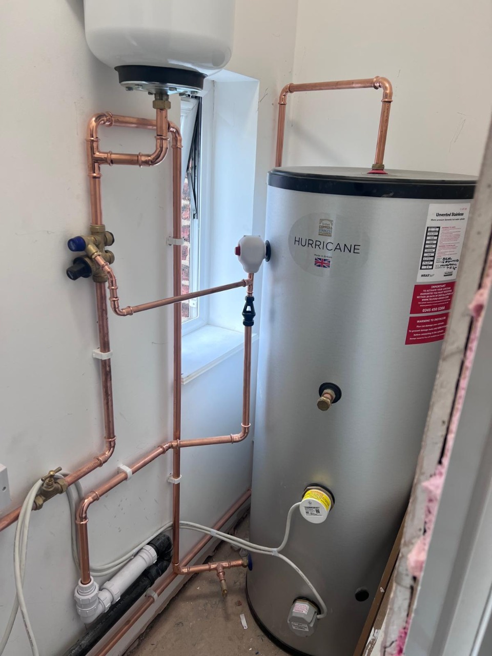 Unvented hot water cylinder
